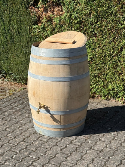 Ungeölte Regentonne aus 225-Liter-Eichenweinfass mit Messinghahn und abnehmbarem Deckel mit Daubengriff